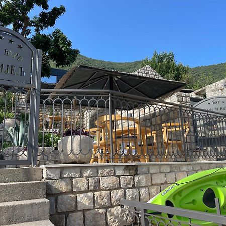 Vila Djuro Mikijelj Donji Stoliv Esterno foto