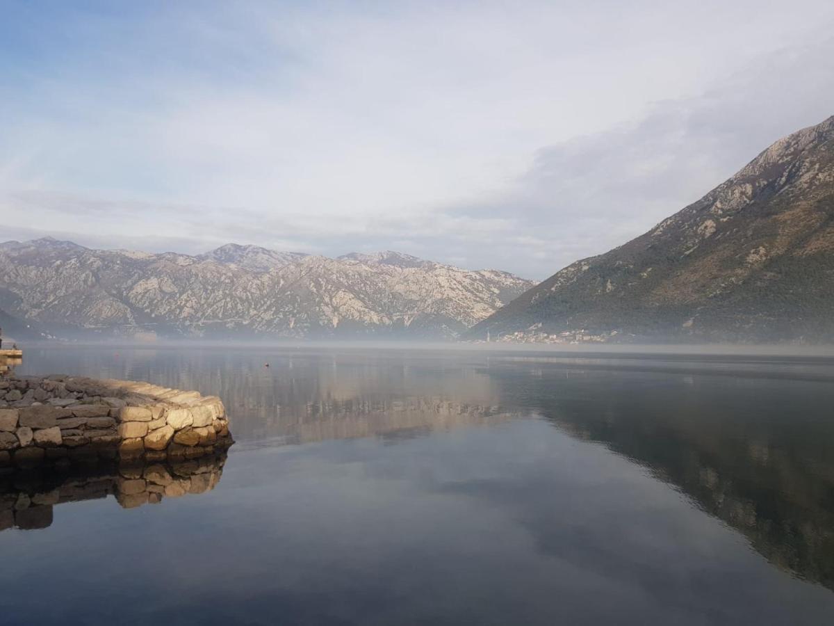 Appartamento Vila Djuro Mikijelj Donji Stoliv Esterno foto